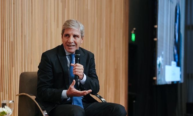 La tensión global ya golpea a la Argentina: se despertó el dólar y el riesgo país se acerca a los 600 puntos