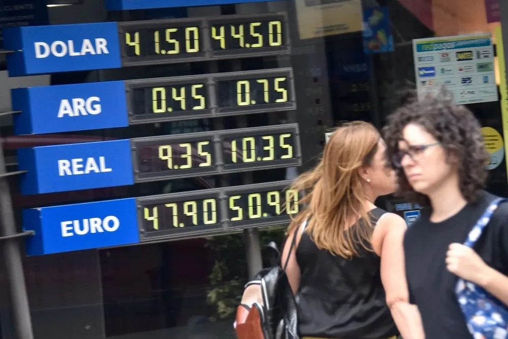 La pizarra del BROU cerró a $ 44,50 en la punta vendedora.