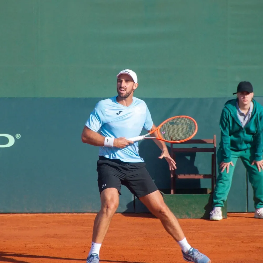 Martín Bebu Cuevas en el partido ante China por Copa Davis 2022