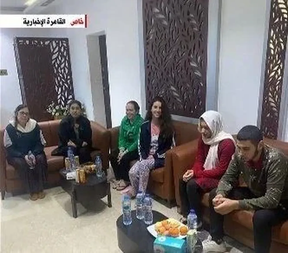 De verde, en el medio, Shany Goren.