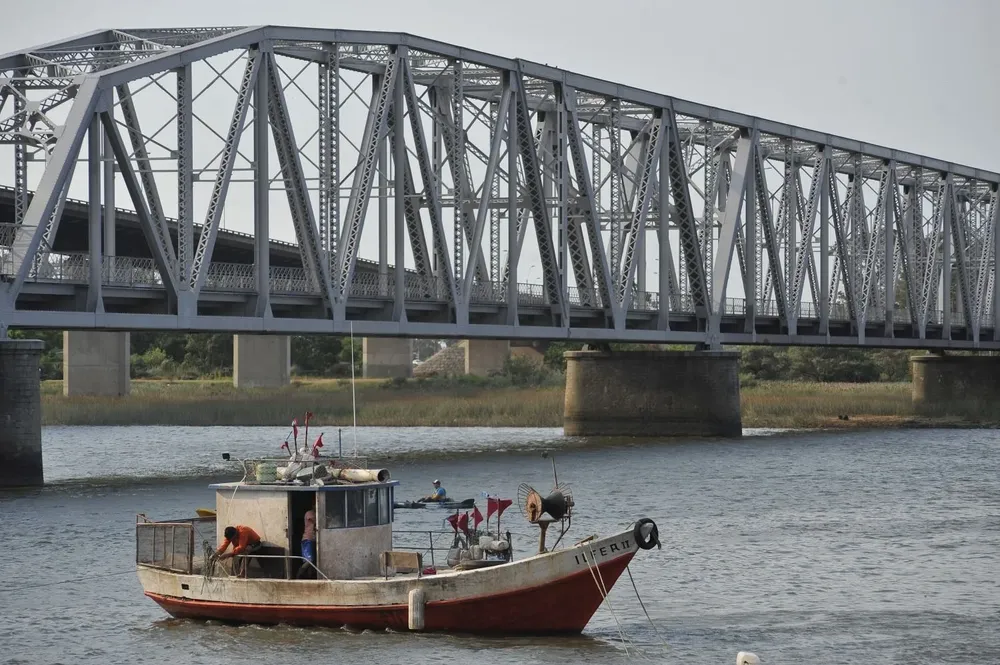 Pescadores fueron advertidos sobre una nueva veda de captura de corvina negra.