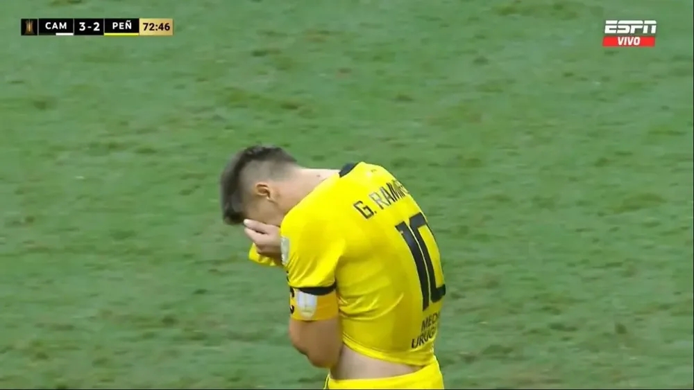 Gastón Ramírez tras su tiro libre