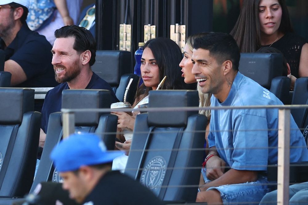 Lionel Messi, Antonela Roccuzzo, Sofía Balbi y Luis Suárez Lionel Messi, Antonela Roccuzzo, Sofía Balbi y Luis Suárez