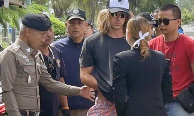 La policía de Tailandia junto al español Daniel Sancho