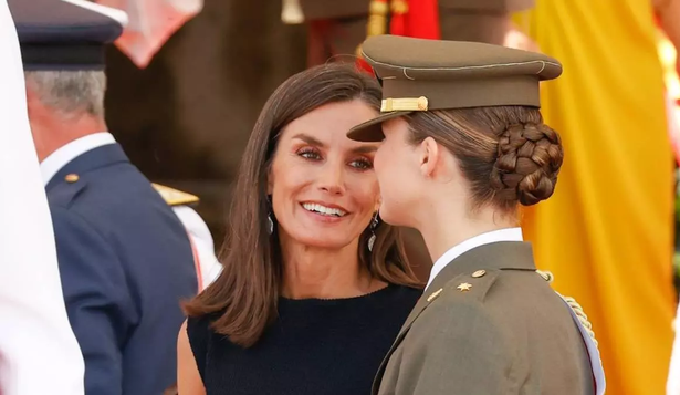 La Reina Letizia, y su hija las Princesa Leonor.