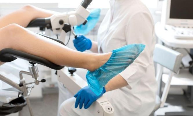 Por qué cada vez más mujeres se someten a una cirugía para cambiar el aspecto de su vulva (y qué riesgos enfrentan)