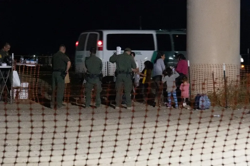 Estados Unidos mantiene una fuerte restricción a la entrada de migrantes por su frontera sur