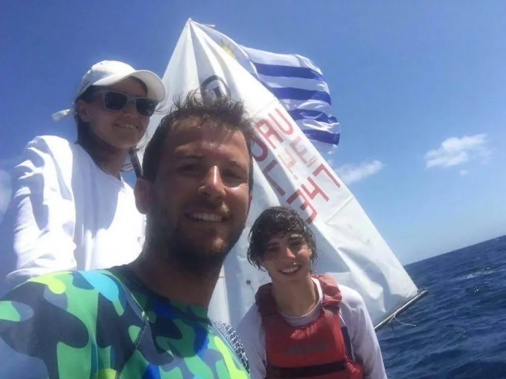 Umpierre, a la derecha, feliz por su triunfo