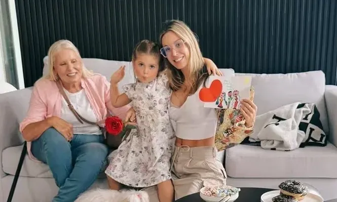Jesica Cirio, su mamá y su hija