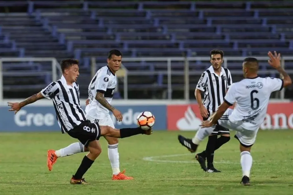 Wanderers abrió la Libertadores ante Olimpia en el Franzini
