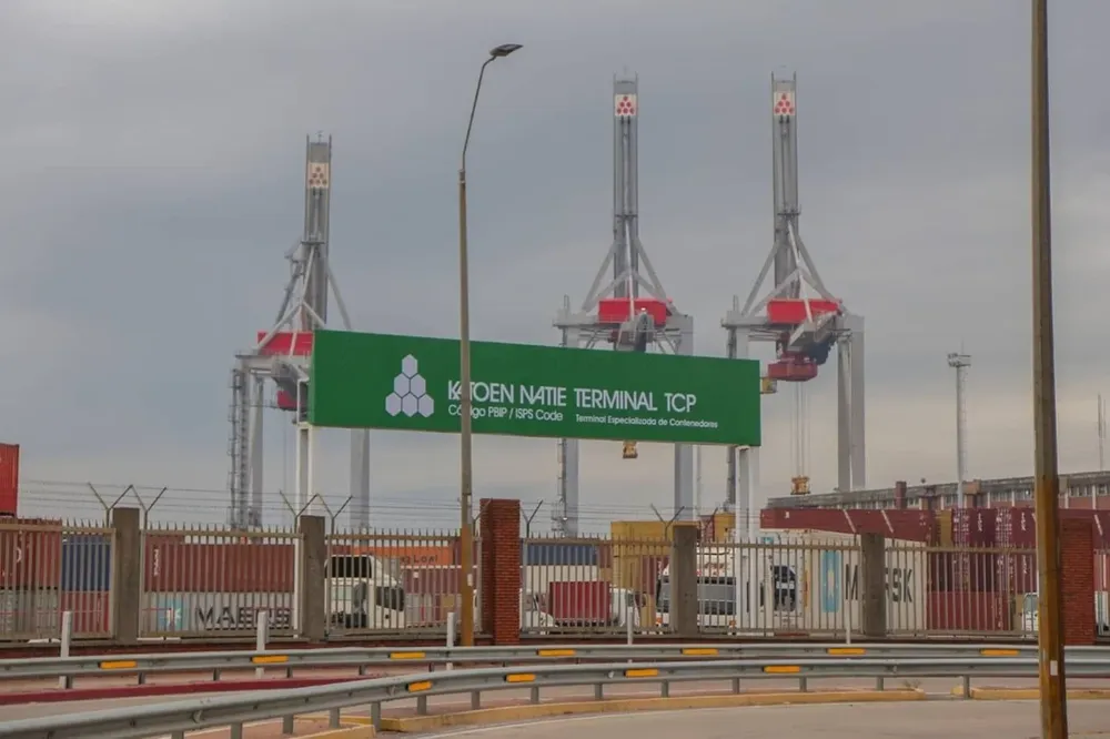 Terminal Cuenca del Plata en el puerto