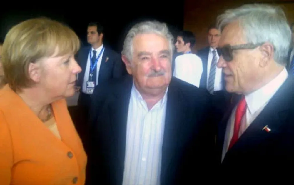 La canciller alemana, Angela Merkel; el presidente uruguayo, José Mujica; y el presidente chileno, Sebastián Piñera