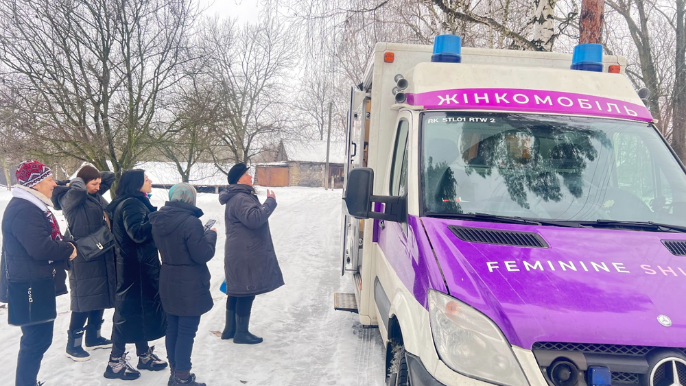 "El transbordador femenino" cuenta con un ecógrafo y otros equipos para realizar pequeñas intervenciones quirúrgicas.