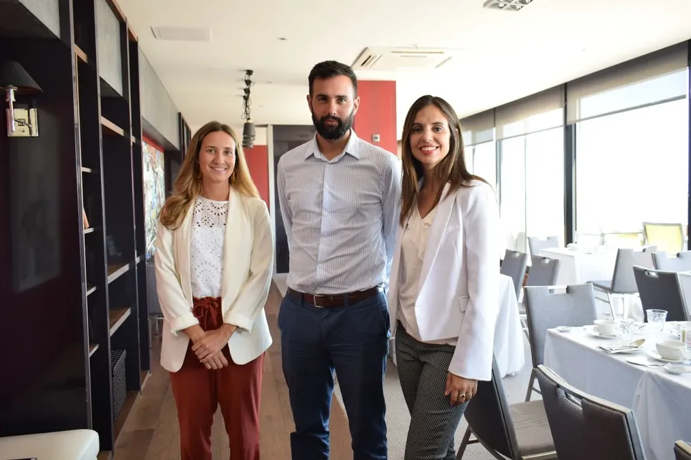 Camila Nicolich, Andrés Fernández y Mariana Sabagno