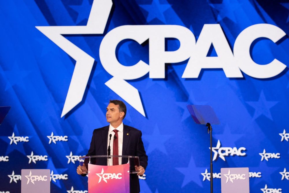 Flávio Bolsonaro en CPAC - 28-3-26 - AFP