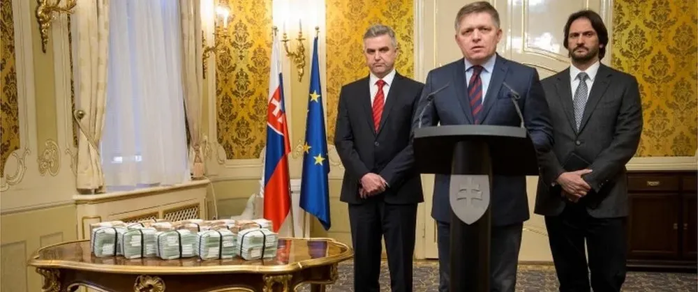 Antes de renunciar, Robert Fico ofreció una recompensa a quien ayudara a resolver los crímenes.