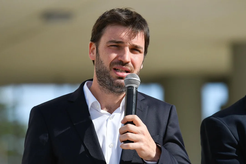 El gobernador de Chubut, Ignacio Torres, señaló: “Podemos estar orgullosos de ser la primera provincia de la Argentina donde somos todos iguales ante la ley”