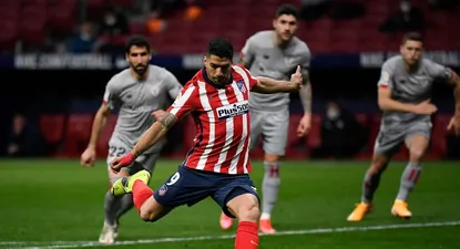Penal y gol de Luis Suárez
