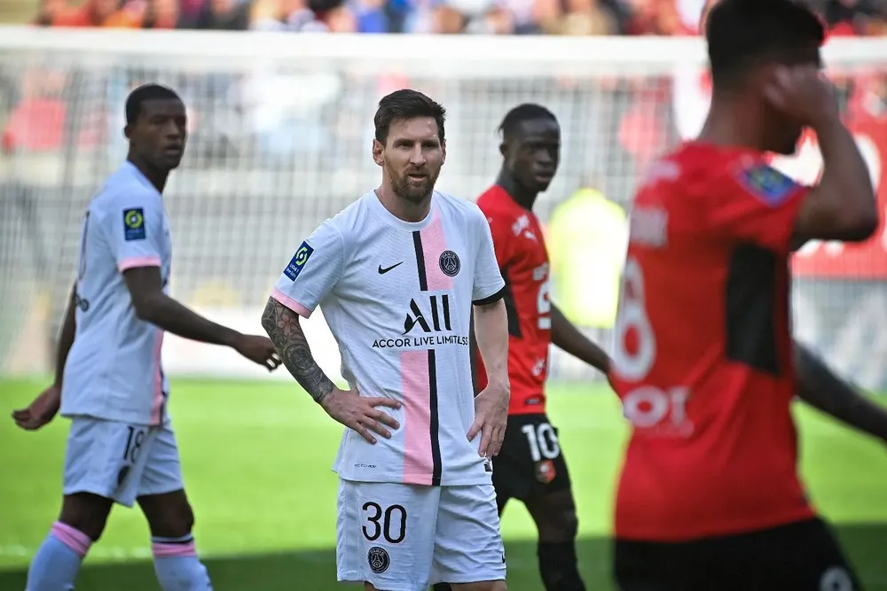 Messi no puede creer que Rennes les haya ganado por la Ligue 1 de Francia