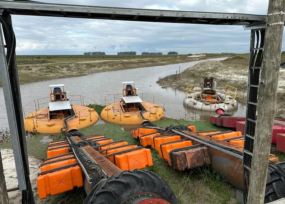 Bajo nivel de agua en represas arroceras.