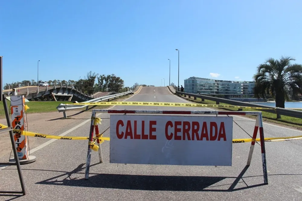 Puente de La Barra cerrado por problemas en su estructura