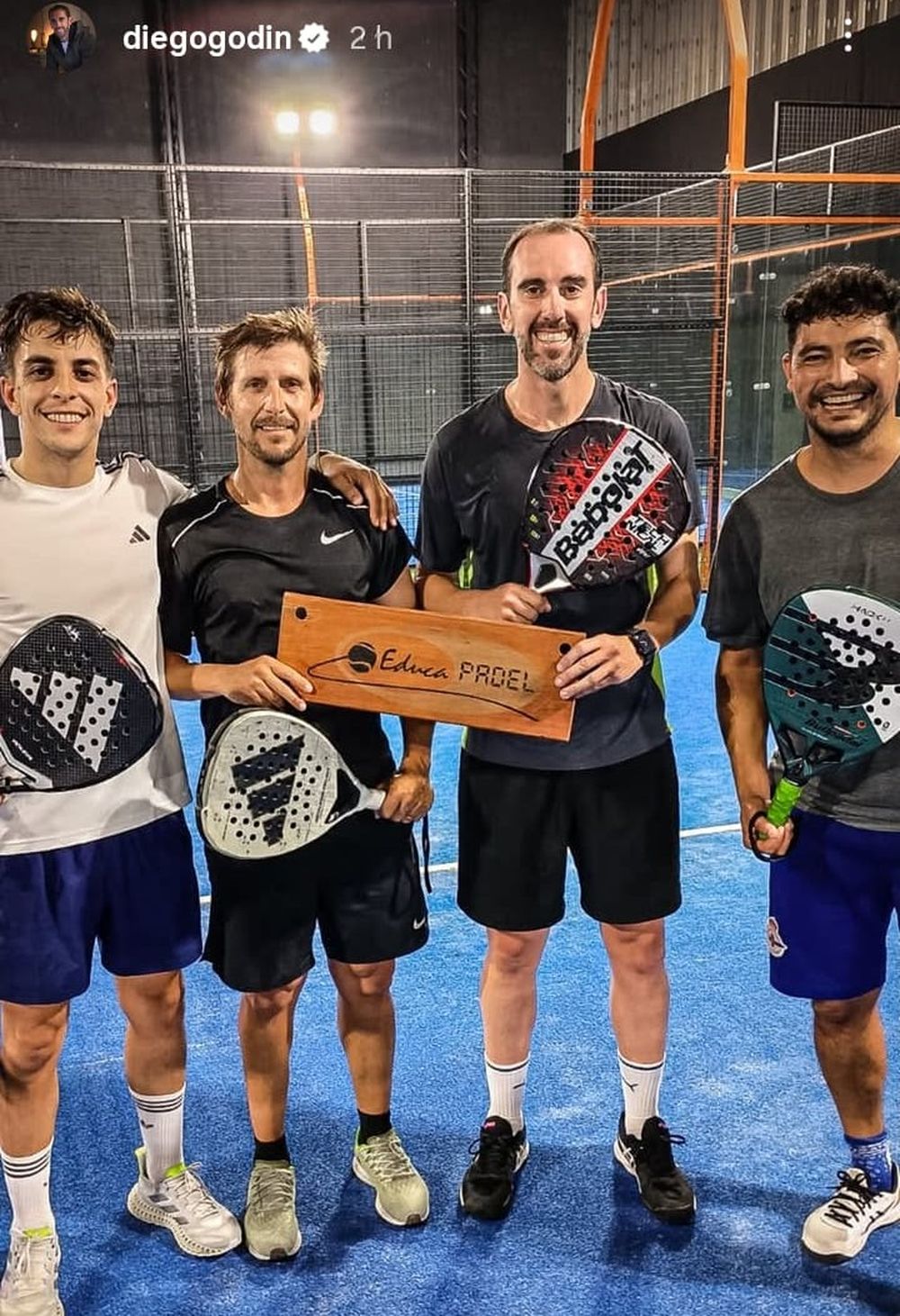 A todo pádel: Santiago Urrutia, Emiliano Alfaro, Diego Godín y Gonzalo “Chory” Castro