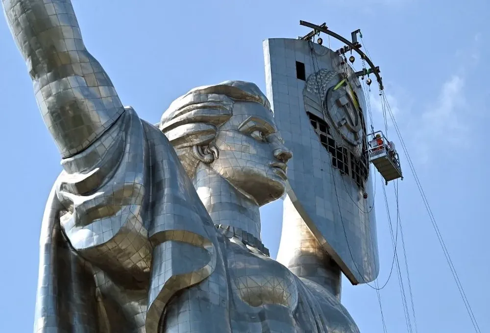 La tarea tiene duras críticas en Ucrania, notoriamente necesitada de recursos para para el conflicto que estalló tras la invasión rusa