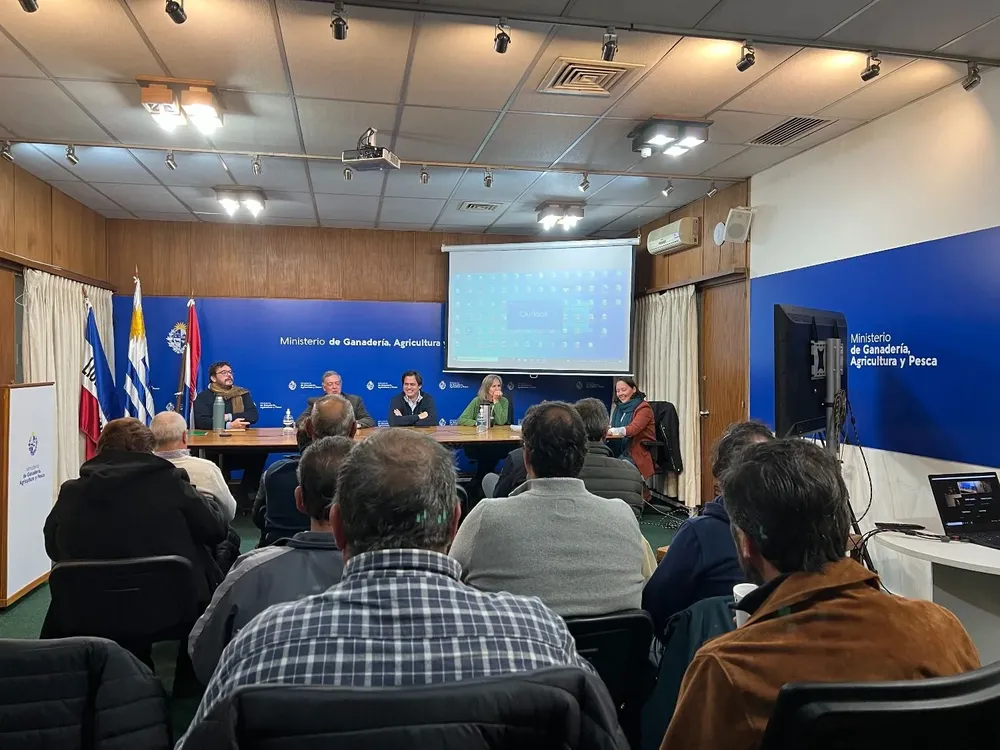 Más de 20 representantes de la granja se reunieron con autoridades del MGAP.