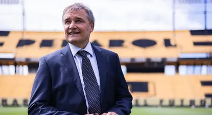 Diego Aguirre, técnico de Peñarol, en el Campeón del Siglo