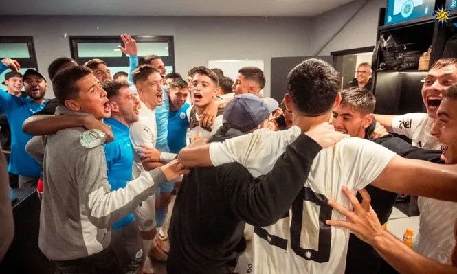 Los jugadores de Montevideo City Torque celebraron el triunfo ante Peñarol y la clasificación a la final de la Copa AUF Uruguay