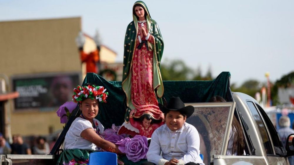 En ciudades del extranjero, como Los Ángeles, es común ver ceremonias y festejos religiosos para recordar a la Guadalupana.