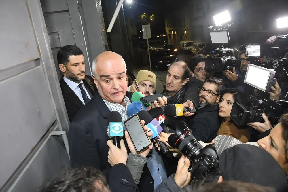 El senador Gustavo Penadés a la salida del juzgado de Juan Carlos Gómez