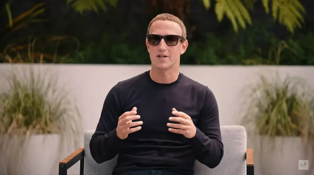 Mark Zuckerberg con los lentes inteligentes