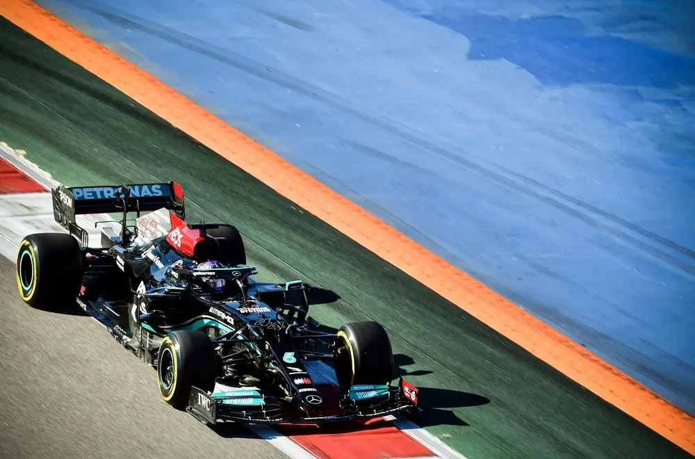 Hamilton en acción en Sochi