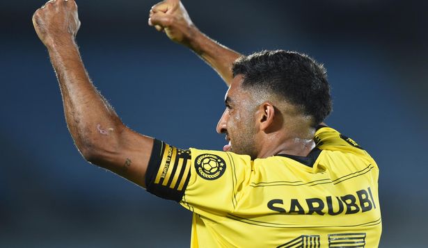 Maximiliano Olivera celebra su gol contra Albion