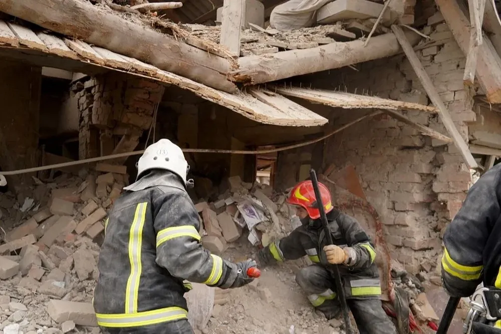 las autoridades ucranianas informaron de ataques en 10 regiones, en el este, el sur y el oeste