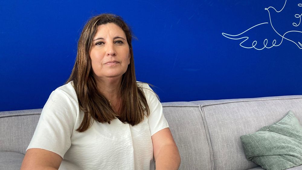 Karina Shwartz y su equipo preparan a los rehenes para reintegrarse en la sociedad al salir del hospital.