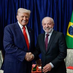 Donald Trump junto a Luiz Inácio Lula da Silva en Malasia. 