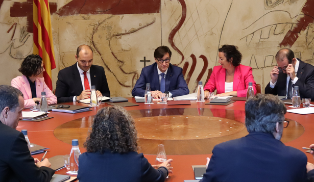 Salvador Illa encabeza la primera reunión del nuevo gobierno catalán