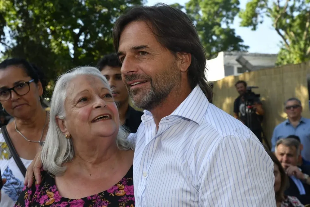 Lacalle Pou durante la inauguración de obras en el centro Tiburcio Cachón