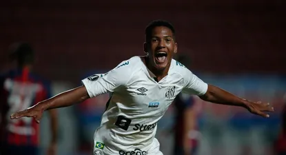 Angelo Gabriel, el pibe de 16 años que marcó un récord en la Libertadores.
