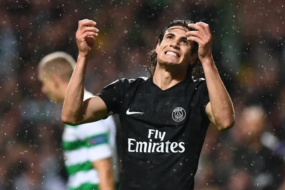 Edinson Cavani en el festejo ante Celtic