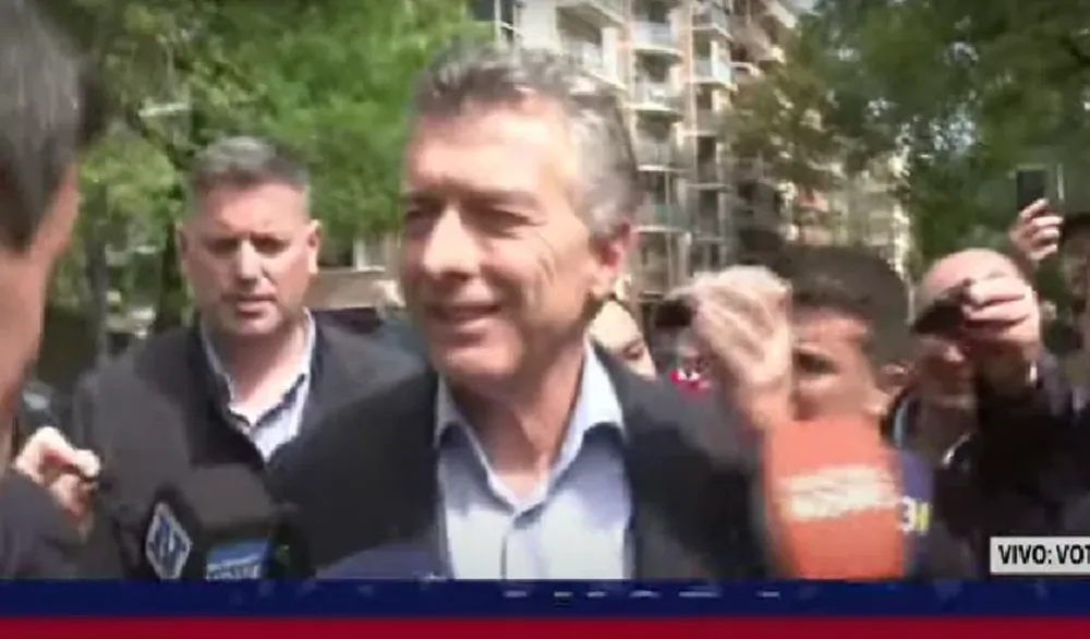 Votó Macri en el Lenguas Vivas