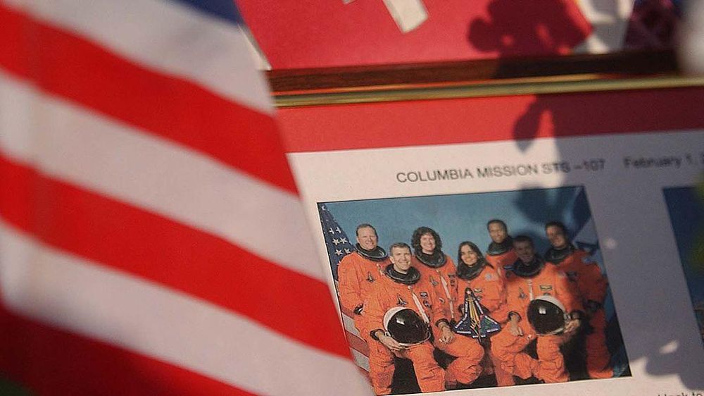 El transbordador espacial Columbia se desintegró sobre el cielo de Texas.