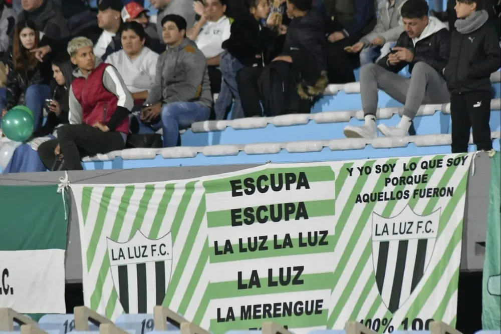 La Luz y su gente del barrio Aires Puros