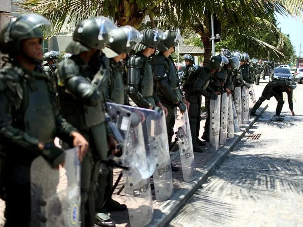 La Policía asegura la zona donde se subastará el yacimiento de Libra