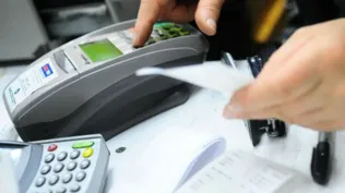 Buscan corregir dificultades para que todas las tarjetas pasen por redes de POS