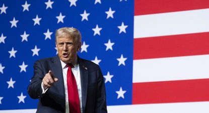 Donald Trump ya despidió a 4.108 empleados por el cierre del gobierno federal y los sindicatos están en alerta