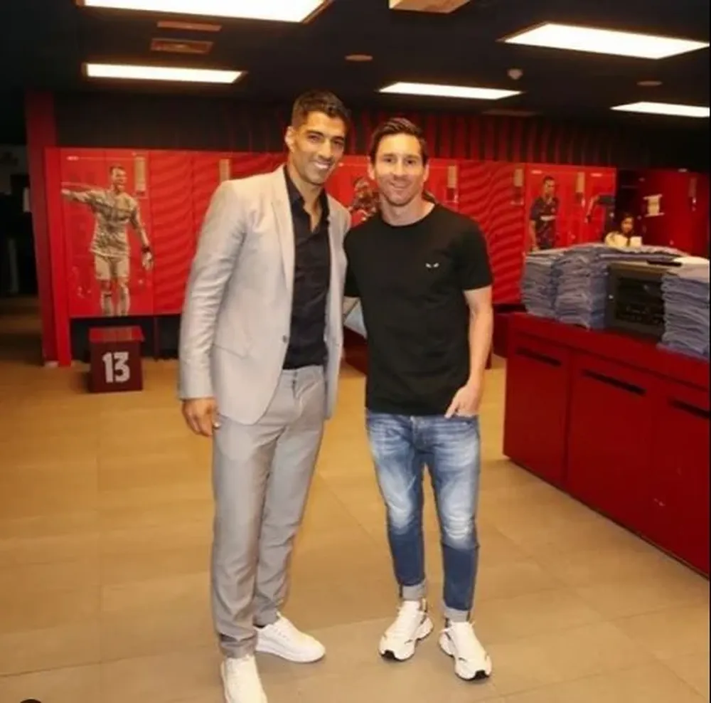 Luis Suárez y Leo Messi en la despedida del uruguayo de FC Barcelona