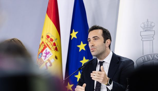 El ministro de Economía, Comercio y Empresa, Carlos Cuerpo, durante una rueda de prensa posterior a la reunión del Consejo de Ministros, a 14 de mayo de 2024, en Madrid